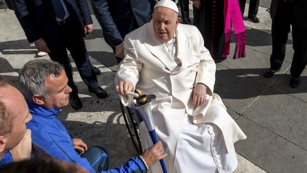 El Papa pide hacer de la Iglesia "un lugar cada vez más seguro para los menores"