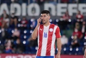 Pelotero paraguayo de Vélez denunciado por abuso sexual junto a sus compañeros de Vélez