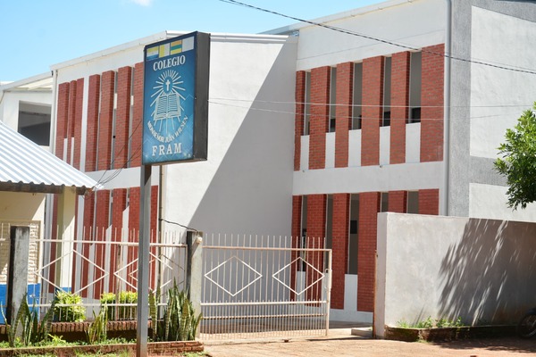 Gobierno inaugura moderna construcción en icónico colegio de Fram con apoyo de la EBY - .::Agencia IP::.