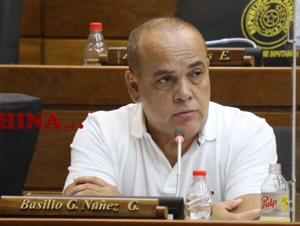 Eventual reposición de Kattya González vía parlamentaria no tendría validez, según Basilio Núñez · Radio Monumental 1080 AM