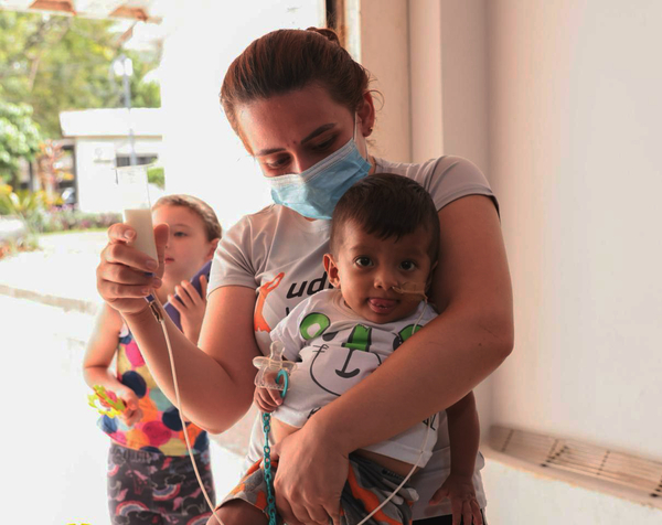 Niño debe viajar al exterior para un trasplante de hígado - La Clave