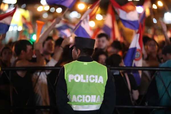 Senado convoca sesión extra para tratar reforma policial  - Política - ABC Color
