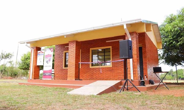 Inauguran aula en la Escuela Repollito de Coronel Oviedo – Prensa 5