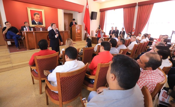 Dirigentes de Misiones se reúnen con Cartes para ajustar detalles de convención colorada - ADN Digital