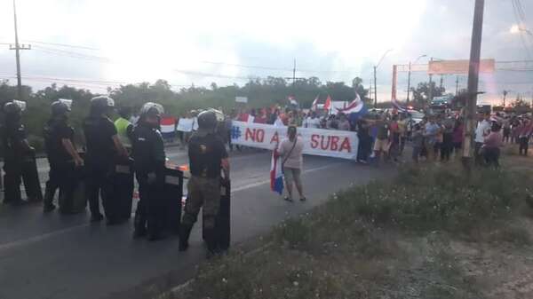 Siguen las manifestaciones Remansito sin que el Gobierno responda a los reclamos - Nacionales - ABC Color