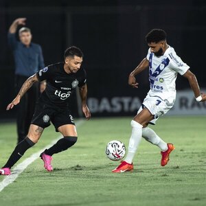 Ameliano otra vez sacudió fuerte a Olimpia y otra vez lo tiró a la lona