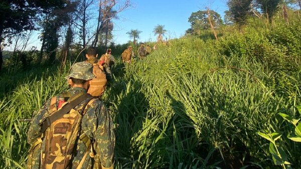 Comitiva retira un cadáver de zona roja de Pedro Juan, luego de 24 horas