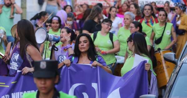 Diario HOY | En el Día Internacional: mujeres marchan por sus derechos y contra la violencia