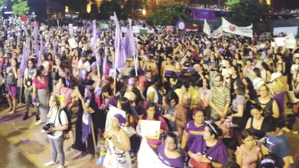 Mujeres marcharán hoy contra todas las violencias