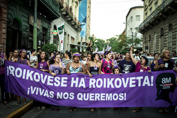 En su día, las mujeres marchan en contra de la violencia de género - ADN Digital