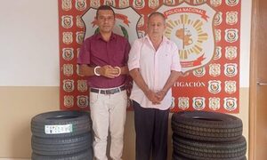 Capturan a dos estafadores que compraron 8 cubiertas con cheque falso en Minga Guazú – Diario TNPRESS