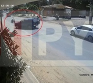Giro imprudente causó serio accidente en Limpio - Paraguay.com