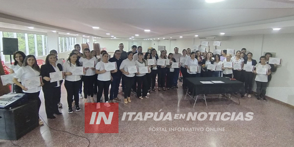 SECCIONAL COLORADA CELEBRÓ ACTO DE GRADUACIÓN DE 60 PERSONAS - Itapúa Noticias