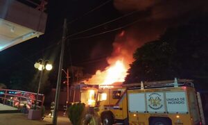 Local se incendia en Hernandarias