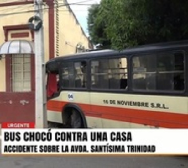 Chofer embistió un vivienda intentado evitar a una moto imprudente - Paraguay.com