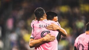 Messi y Suárez salvan al Inter Miami de un incendio en Nashville