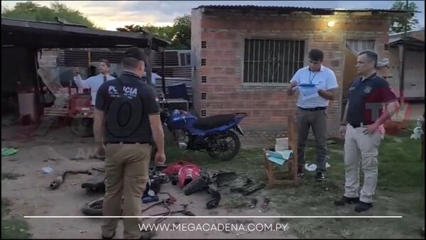 Allanan aguantadero de motos robadas y detienen a dos personas