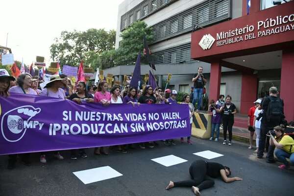 8M: Codehupy alerta sobre intención de retroceder en reconocimiento de derechos de las mujeres - Nacionales - ABC Color