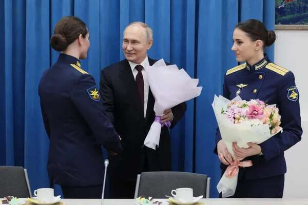Por el 8M Putin lanzó un elogio especial - Mundo - ABC Color