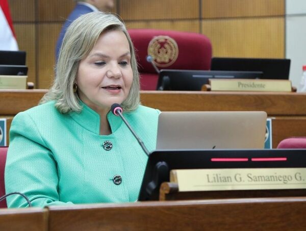 Lilian Samaniego pide al Partido Colorado respetar la autonomía de las bancadas ante intento de unificación · Radio Monumental 1080 AM