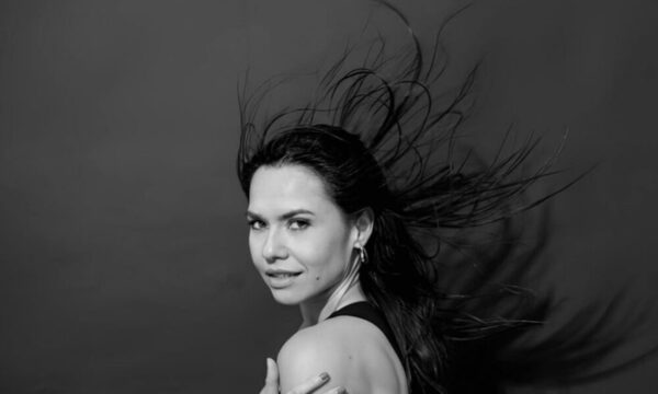(GALERIA)Melissa Quiñónez y su sensual homenaje a las mujeres
