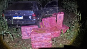 Federales siguen incautando cigarrillos contrabandeados de Tabesa - Noticias Paraguay