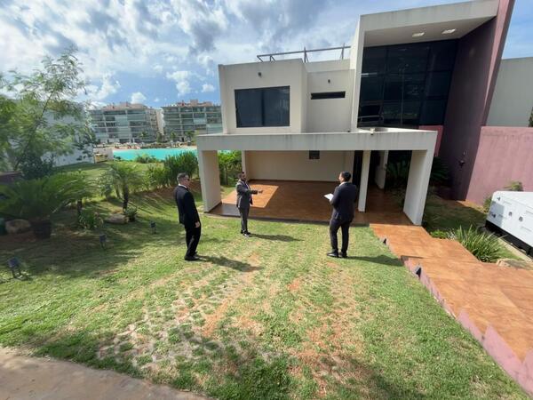 Fiscal se constituye en residencia de Erico Galeano - PDS RADIO Y TV