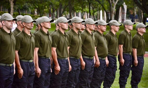 Agentes penitenciarios con entrenamiento especial