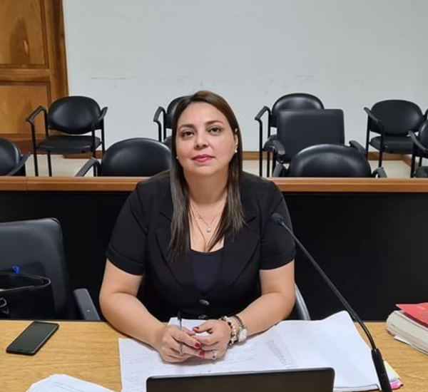 Condena de 16 años para hombre que abusó de su hijastra - PDS RADIO Y TV