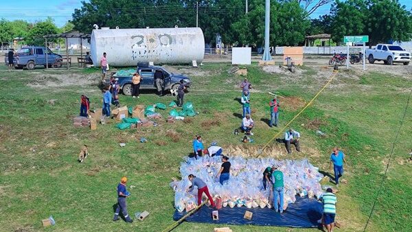 Armada paraguaya entregó asistencia para unas 750 familias de Bahía Negra