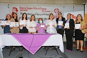 Correo Paraguayo presenta en Radio Nacional matasello alusivo al Día Internacional de la Mujer