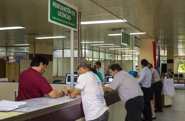 Realizan plan para impedir que el registro de conducir se conceda a deudores alimentarios - La Tribuna