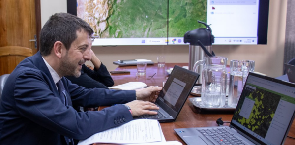 Delegado de la UE destaca esfuerzos de Paraguay para la trazabilidad de sus productos - Revista PLUS
