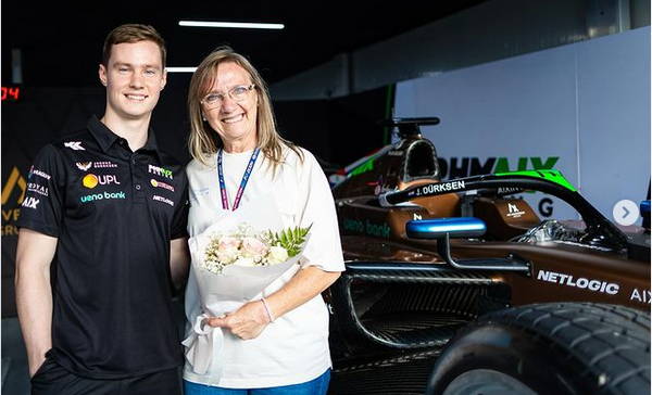 (VIDEO). Joshua Duerksen sorprendió a su mami con un detallazo por el Día Internacional de la Mujer
