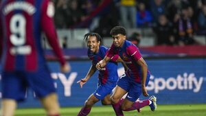 Un golazo de Lamine Yamal desatasca al Barça