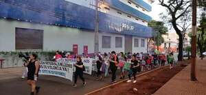“8M”: las mujeres también marcharon en Ciudad del Este - ABC en el Este - ABC Color