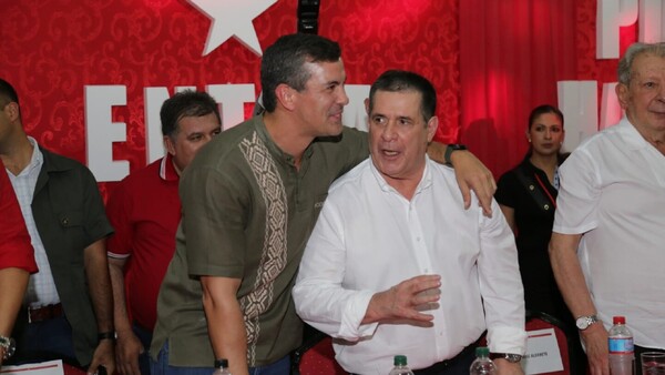 La aplanadora cartista definirá hoy los temas en la convención colorada