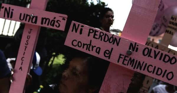 La Nación / Corte ratificó condena de 30 años de cárcel por feminicidio para expolicía