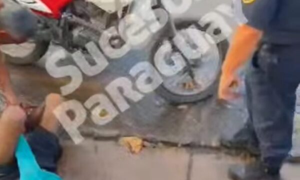 (VIDEO)Ladrón quedó con traumatismo de cráneo luego de ser molido por su víctima y vecinos