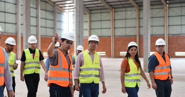 La Nación / Autoridades del Este recorren 5 industrias con inversión de USD 60 millones y 500 puestos laborales