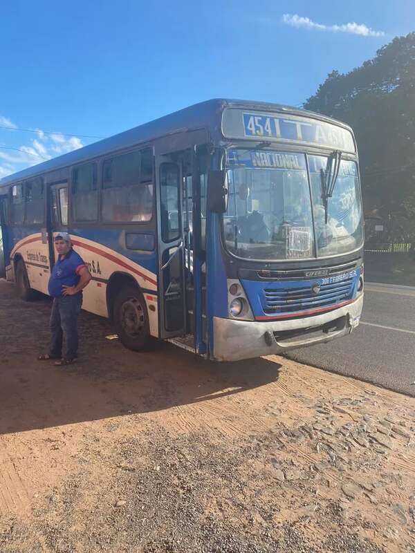 Hombre muere de aparente infarto en un bus  - Policiales - ABC Color