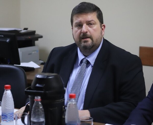 Con la incorporación de Patrick Kemper, la ANR ya tiene 27 senadores, informó Basilio Núñez - La Tribuna
