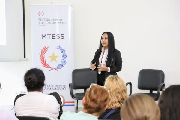 Gobierno promueve protección laboral y capacitación para un mejor empleo para las mujeres - .::Agencia IP::.