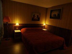 Abuelito entró a un motel y se le paró en seco anga su corazón: buscan a la “doncella fugitiva”
