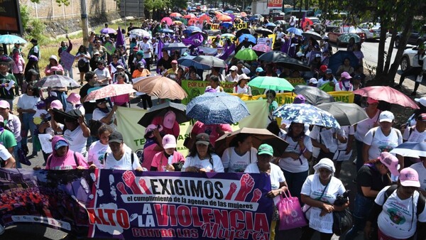 Derechos de la mujer están bajo amenaza, advierte la ONU