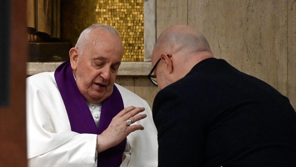 El Papa pide a confesores “no preguntar demasiado”