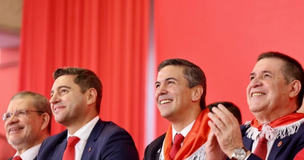 Yami Nal y Kemper vuelven a la ANR en una convención sin la unidad que vendió el cartismo