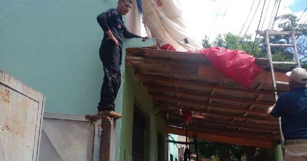 Diario HOY | Paracaidista se salvó de milagro: cayó sobre el techo de una casa