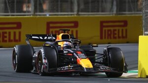 Verstappen gana por delante de ‘Checo’