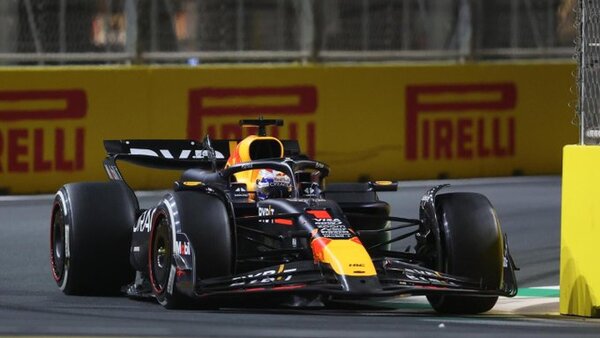 Verstappen gana por delante de ‘Checo’